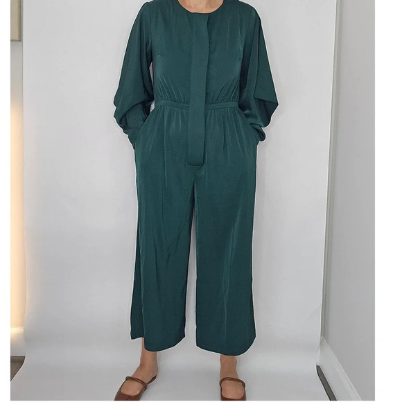 Nwt Paisie Wide Leg Long Sleeve Satin Jumpsuit sz 8 - Picture 7 of 8